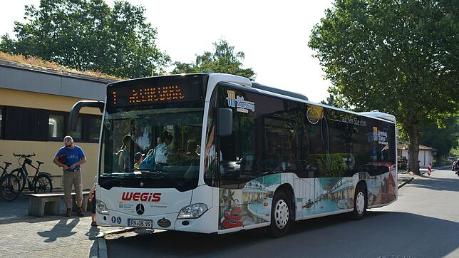 Für den städtischen Pendelbus gibt es ab 1. August auch eine Monatskarte. Das Angebot gilt zunächst bis zum Ende der Saison 2019.