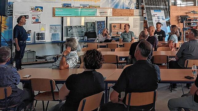 Der Grünen-Ortsverband Klettgau/Rheintal hatte zu einem Vortrag zum Thema Blackout eingeladen. Referent war Stefan Drayer. Die ...