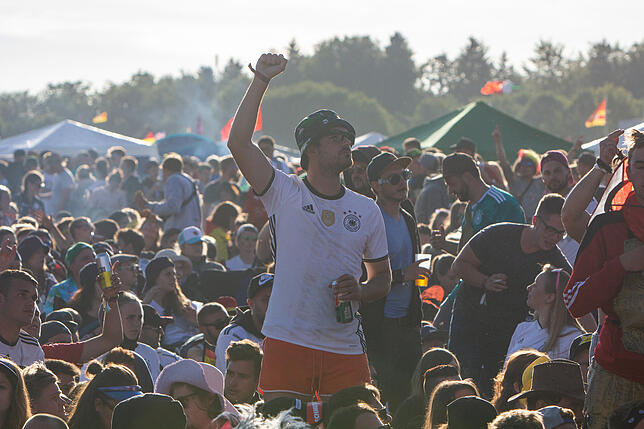 Bild 11: Public Viewing auf dem Southside am Samstag