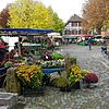 Für die Stände auf dem Wochenmarkt verlangt die Gemeinde Allensbach künftig eine drei Mal so hohe Gebühr wie bisher: 1,50 Euro pro Meter ...