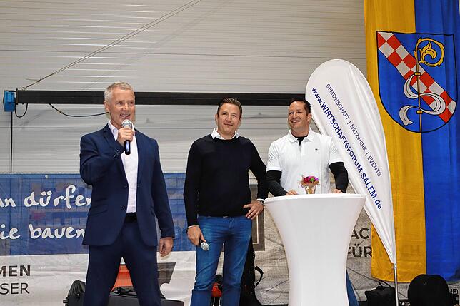 Bürgermeister Manfred Härle, Jörg Kugler und Wolfgang Kanon (von links) eröffnen den Gewerbetag.