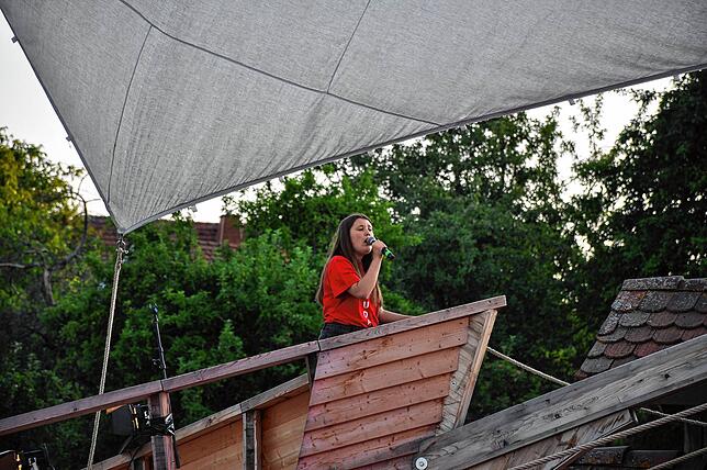 &bdquo;My Heart will go on&ldquo; sang Alina 15-jährig im Juli 2019 auf dem Theaterschiff.