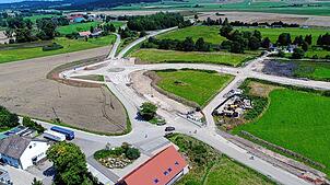 Das Luftbild zeigt den Baufortschritt beim Kreisverkehr Dürrheimer Straße/Ziegelhof im August.