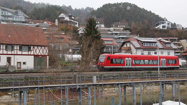 Die Gemeinde Sipplingen sieht sich nicht als Verhinderer einer Elektrifizierung der Bodenseegürtelbahn. Vielmehr möchte sie durch den ...