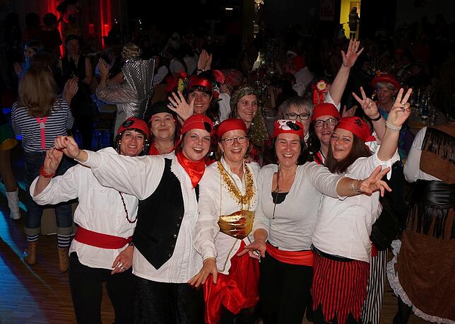 Bild 6: Bilder der Frauenfasnacht der katholischen Frauengemeinschaft Tiengen