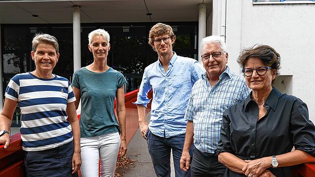 Es gibt viel zu entdecken. Sie freuen sich auf das neue Trimester der Volkshochschule im Landkreis Konstanz (von links): Nikola Ferling ...