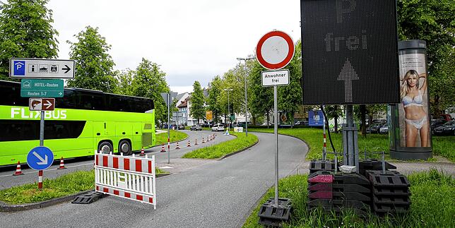 Das online Parkleitsystem in Konstanz hat eine Macke. Es signalisiert, es gäbe noch freie Parkplätze in der Innenstadt &ndash; ...
