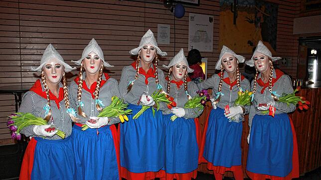 Die „Sechs Holländerinnen mit ihren Tulpen“. Leider reicht es beim Preismaskenball nur zu Platz 5.