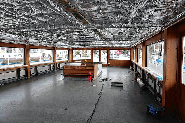 Im Innenbereich sind die Arbeiten am Motorschiff &bdquo;Konstanz&ldquo; noch in vollem Gange.
