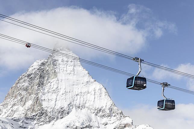 Wer mit den Gondeln der Glacier Ride in Zermatt fährt, blickt auf das Matterhorn.