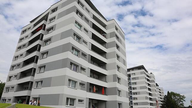 Elegant ragen die fünf neunstöckigen Gebäude in der Überlinger Straße in den Himmel. Beim Fest zur abgeschlossenen Modernisierung ...