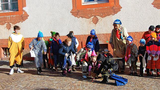 Bild : Der Fasnetszieschdig gehört der Jugend und den Senioren. Wir haben die Bilder