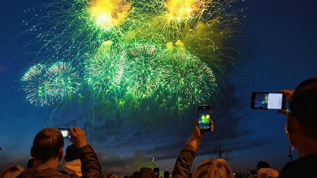 Ein Feuerwerk zum Geburtstag? Für Otto Normalverbraucher schwer vorstellbar &ndash; für so manchen Promi wären allerdings weder die ...
