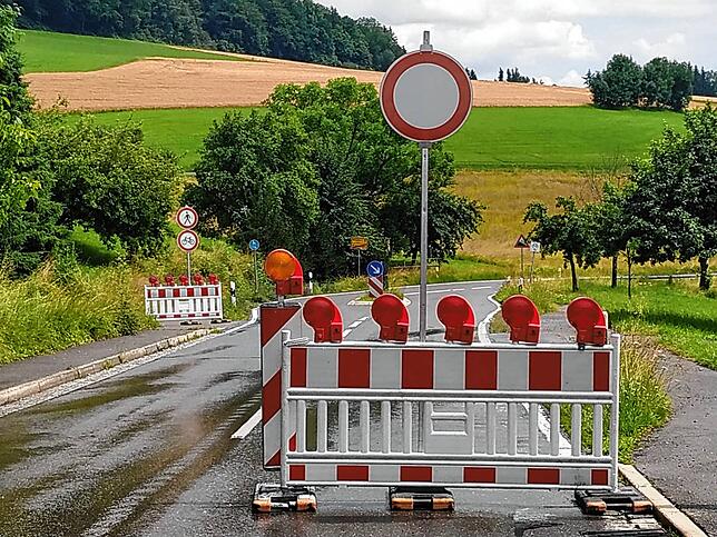 Die Sperrung von Kalkofen in Richtung Mahlspüren im Tal