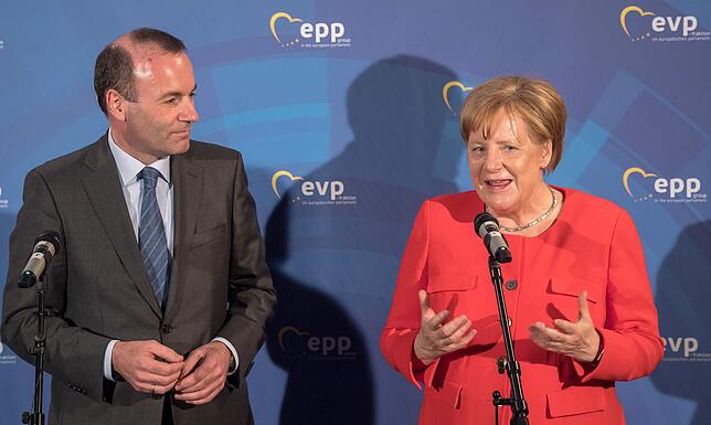 Manfred Weber mit Angela Merkel.