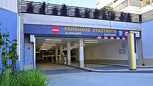 Das Parkhaus Stadtmitte, hier die Einfahrt, wird ab Ende September für rund sechs Wochen gesperrt. Erst im Mai ist die Parkgarage nach ...