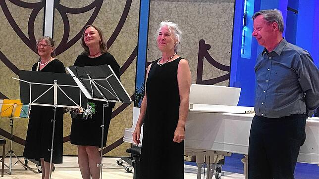 Großen Anklang findet das abendliche Sommerkonzert in der Görwihler Kirche. Foto: Karin Steinebrunner