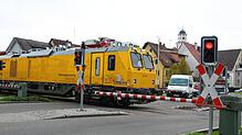 Probefahrt mit Tempo 20: Ein Messzug der Deutschen Bahn war vergangene Woche auf der Strecke der Ablachtalbahn von Stockach nach Mengen ...