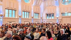 Groß ist das Interesse am Vortrag zur Energiepolitik in der Furtwanger Festhalle. Foto: BI