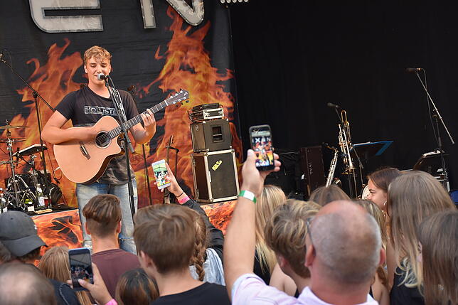 Ein Fangemeinde hat schon der 14-jährige "The Voice Kids"-Teilnehmer Phil Siedenburg. Bild: Mardiros Tavit