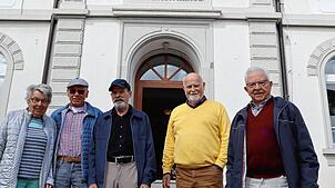 Zeitzeugen und Referent (von links): Annette und Adolf Gundelsweiler, Karl-Heinz Rübsamen, Gerhard Wachter und Ferdinand Ziegler ...