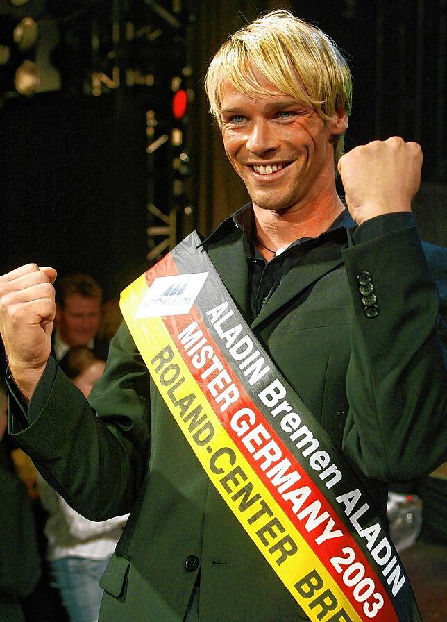 2003 wird Ralph Schulz, damals 30 Jahre alt und Mister Süddeutschland, in Bremen zum Mister Germany gewählt. Bild: dpa
