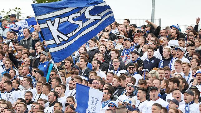 Die Fans des Karlsruher SC leben Tradition - die Gründung des Klubs geht auf das Jahr 1894 zurück.