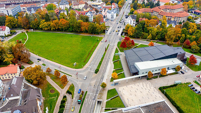 Wird das alte Tonhallen-Areal links von der Bertholdstraße nun doch bald bebaut? Die Stadtverwaltung wagt nun einen neuen Anlauf. Bild: ...