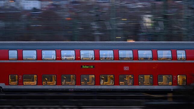 Die Fans der TSG 1899 Hoffenheim waren in einem Regionalzug auf dem Weg nach Freiburg. (Symbolbild)