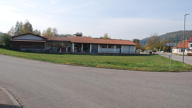 Östlich des Klettgauer Bauhofes ( Bild) in Grießen soll der neue Recyclinghof, unter der Regie des Landratsamtes, im Herbst 2019 ...