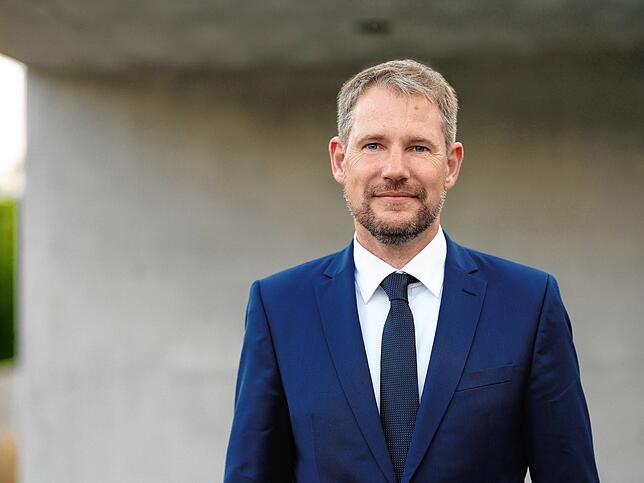 Luca Prayon, Landrat im Bodenseekreis, spricht von einem Alleingang der Stadt.