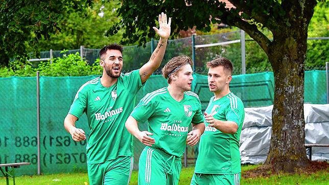 Bild : SV Waldhaus siegt 3:1 beim FC Hauingen – und wir haben Bilder!