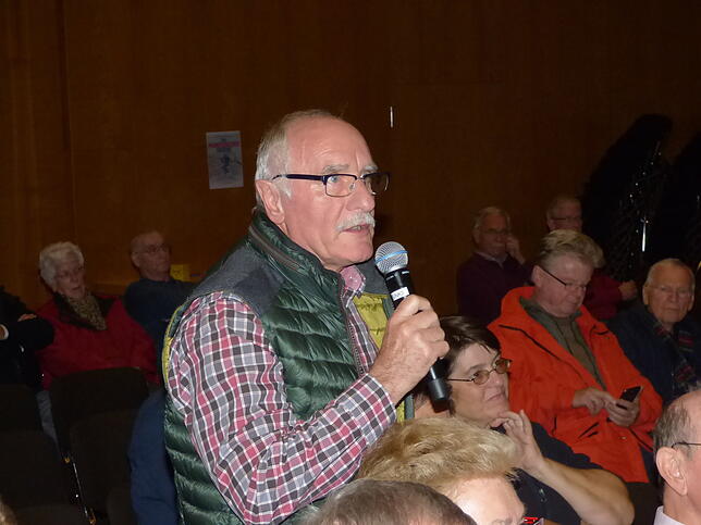 Rolf Metzger will wissen, ob der Campus den kommunalen Haushalt belasten wird.