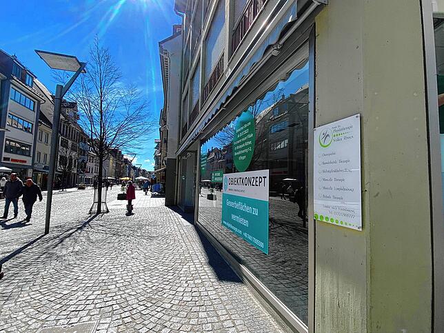 Prominenter Leerstand in der Niederen Straße: Die ehemalige Deichmann-Filiale in VS-Villingen ist seit Monaten verwaist.