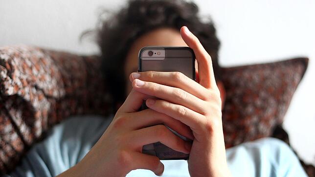 Das Smartphone hat man fast immer mit dabei. Damit es richtig funktioniert, kann es nötig sein, den Cache zu leeren.