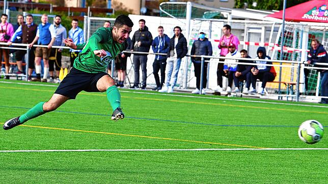 Dynamik pur: Seit fünf Jahren spielt Tunahan Kocer beim SV Herten und seither über 100 Tore für seinen Verein erzielt.