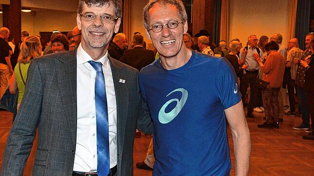 Bürgermeister Georg Riedmann und Olympiasieger Dieter Baumann haben den Bürgerempfang in der Stadthalle gemeinsam moderiert.