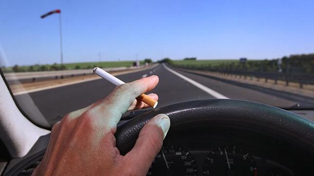 Braucht es ein Rauchverbot im Auto?