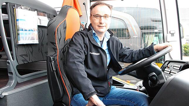 Busunternehmer Thomas Zimmermann bereitet seine Mitarbeiter und seine Flotte jetzt für die kommende Reisesaison vor. Viele Anfragen und ...