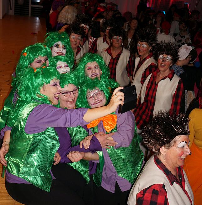 Bild 26: Bilder der Frauenfasnacht der katholischen Frauengemeinschaft Tiengen