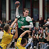 Zwei Derbys gibt es in dieser Oberligasaison zwischen der HSG Konstanz II und dem TV Ehingen (Niklas Duffner am Ball).