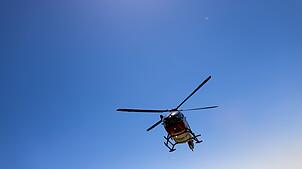 Ein Rettungshubschrauber brachte die 12-Jährige in ein Krankenhaus. (Symbolbild)
