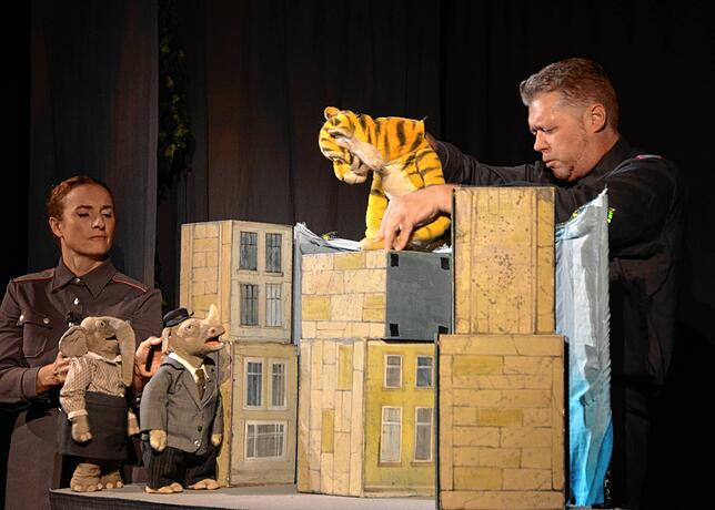 Virginia und Stefan Maatz vom Theater con Cuore mit ihren Handpuppen.