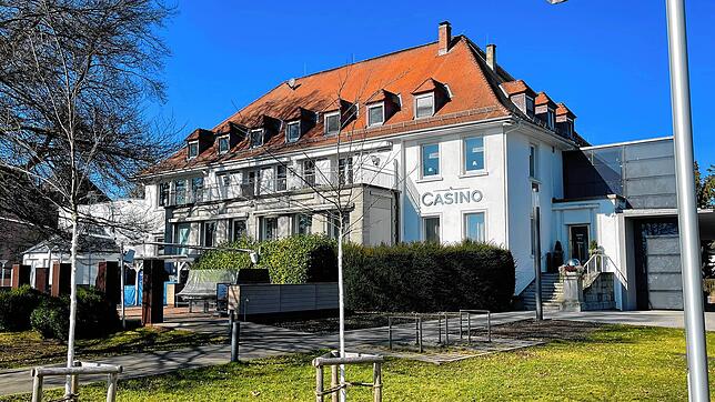 Leere Fahrradständer vor dem Casino Konstanz. Glücklich, wer sein Rad auch am Sonntag nicht an diesem Ort abgestellt hatte, denn an ...