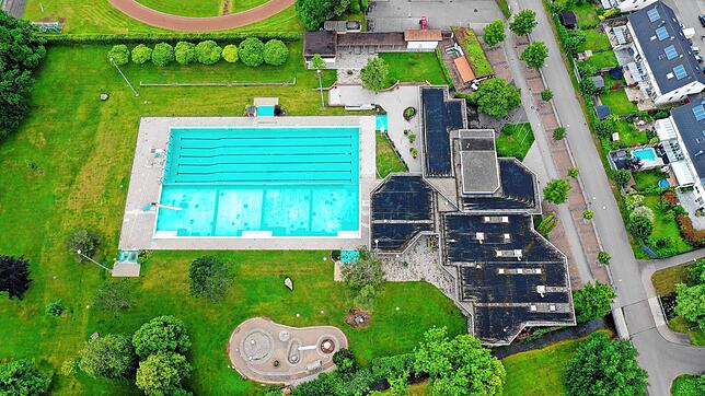 Viel Platz bietet das Schopfheimer Freibad – das ermöglicht trotz Corona-Einschränkungen immerhin bis zu 765 Besuche täglich. ...