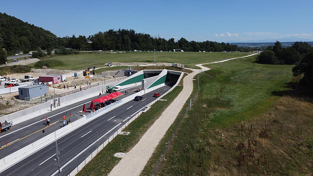 Der B33-Tunnel an der Reichenauer Waldsiedlung ist aktuell in beide Fahrtrichtungen gesperrt. Unser Archivbild zeigt die feierliche ...