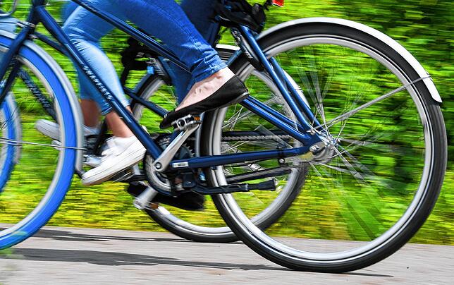 Radfahrerinnen unterwegs.