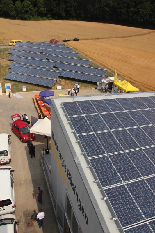 Im Bioenergiedorf Büsingen wurde im Juli 2013 erstmals auch ein kleines Feld mit Kollektoren für Solarthermie in Betrieb genommen. ...