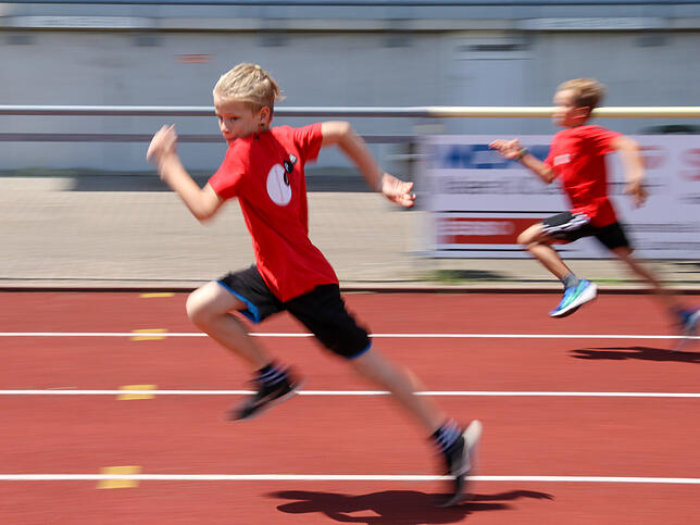 Bild 48: Bilder vom Kreisfinale des Schulwettbewerbs &bdquo;Jugend trainiert für Olympia&ldquo; am Donnerstag im Langensteinstadion Tiengen