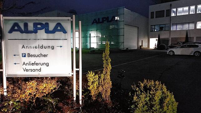Bei Alpla in Markdorf werden teils die Lichter ausgehen: Rund die Hälfte der Belegschaft in der ursprünglichen Produktion soll nach ...